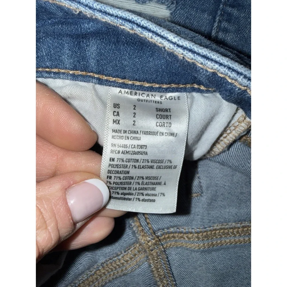 American Eagle Women's 2 Short‎ Jeans Jegging Super Hi-Rise Distressed